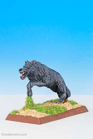 CM23 - Giant Wolf leaping