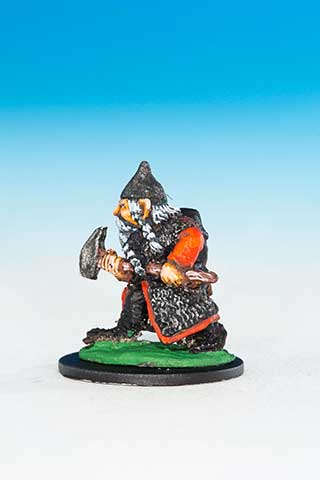 FA15-2 Dwarf with Two-Handed Hammer