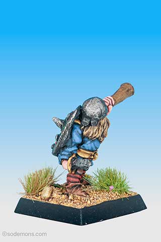 FTD10 Dwarf Trumpeter with Sword