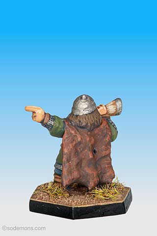 DWF12 - Dwarf Blowing Warhorn