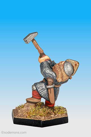 DWF13 - Dwarf Noble with Two-Handed Mattock